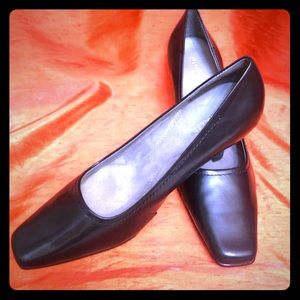 🔴SALE🔴Brand new Aerosoles Black Heels